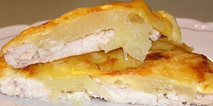 Куряча грудка в духовці: рецепти запікання у фользі, з картоплею і сиром