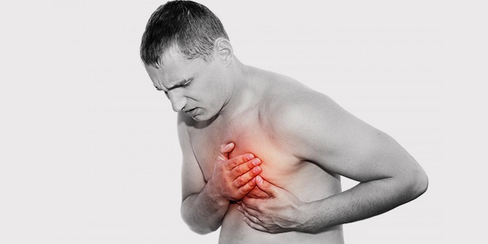 Перші симптоми серцевого нападу: ознаки у жінок і чоловіків