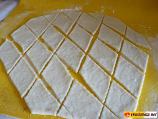 Повітряні пиріжки на кефірі без начинки, фото рецепт