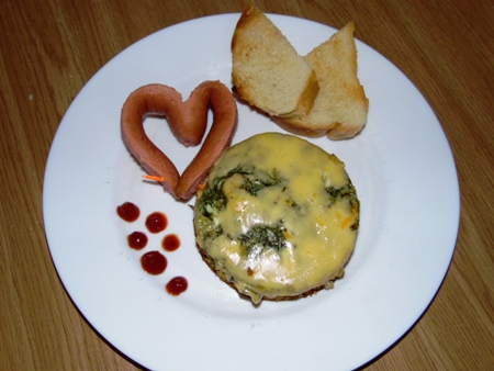 Яєчня з овочами для романтичного сніданку, фото рецепт