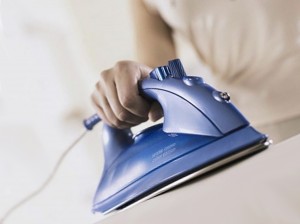 Як почистити праску в домашніх умовах