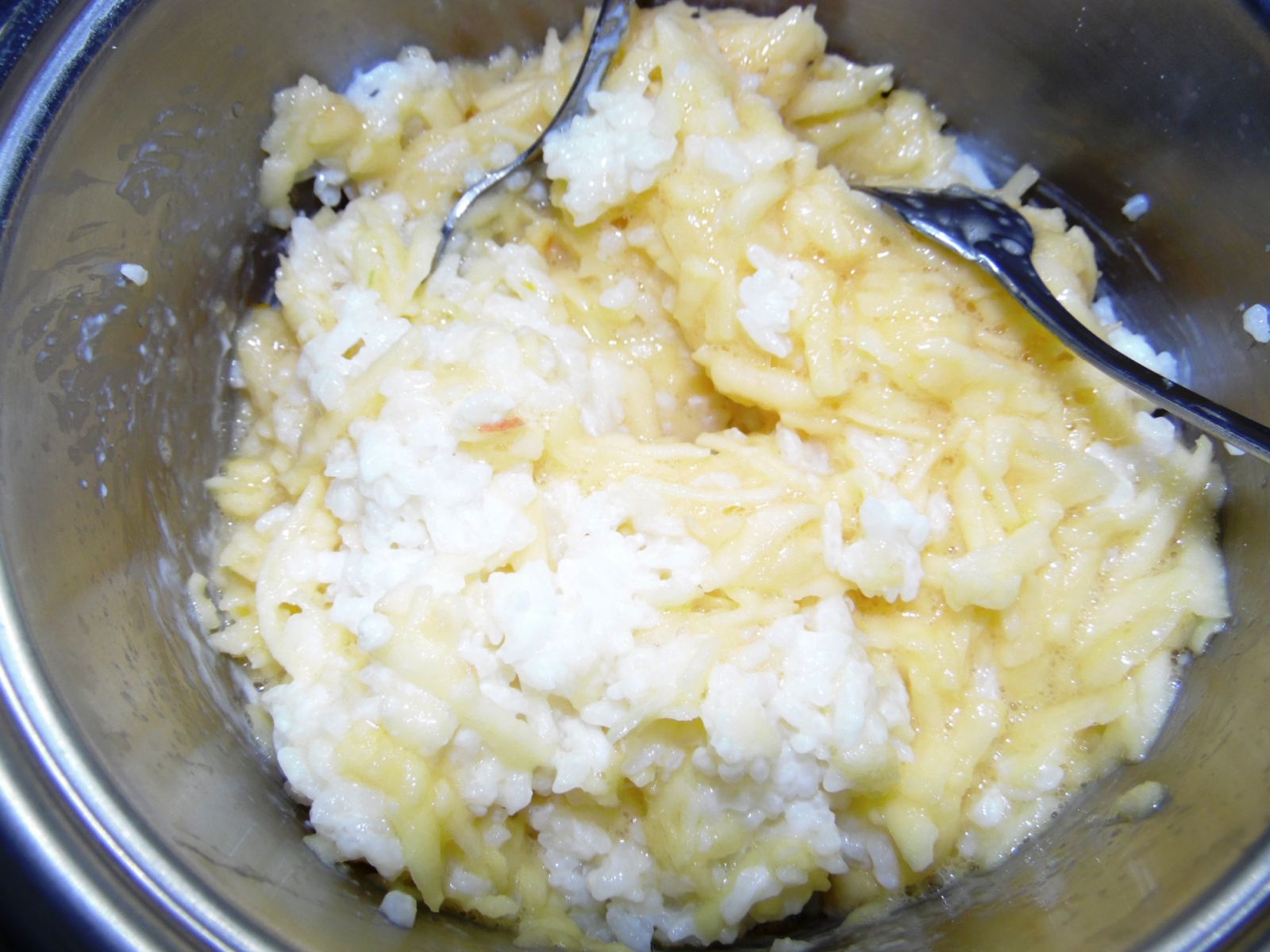 Рисова каша з яблуком на сніданок для малюка, фото рецепт