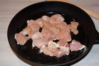 Мясо по французьки з курки в сковороді, фото рецепт