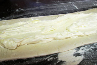 Пиріг з листкового тіста з сиром, фото рецепт