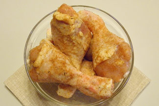 Курячі ніжки запечені з картоплею в духовці, фото рецепт