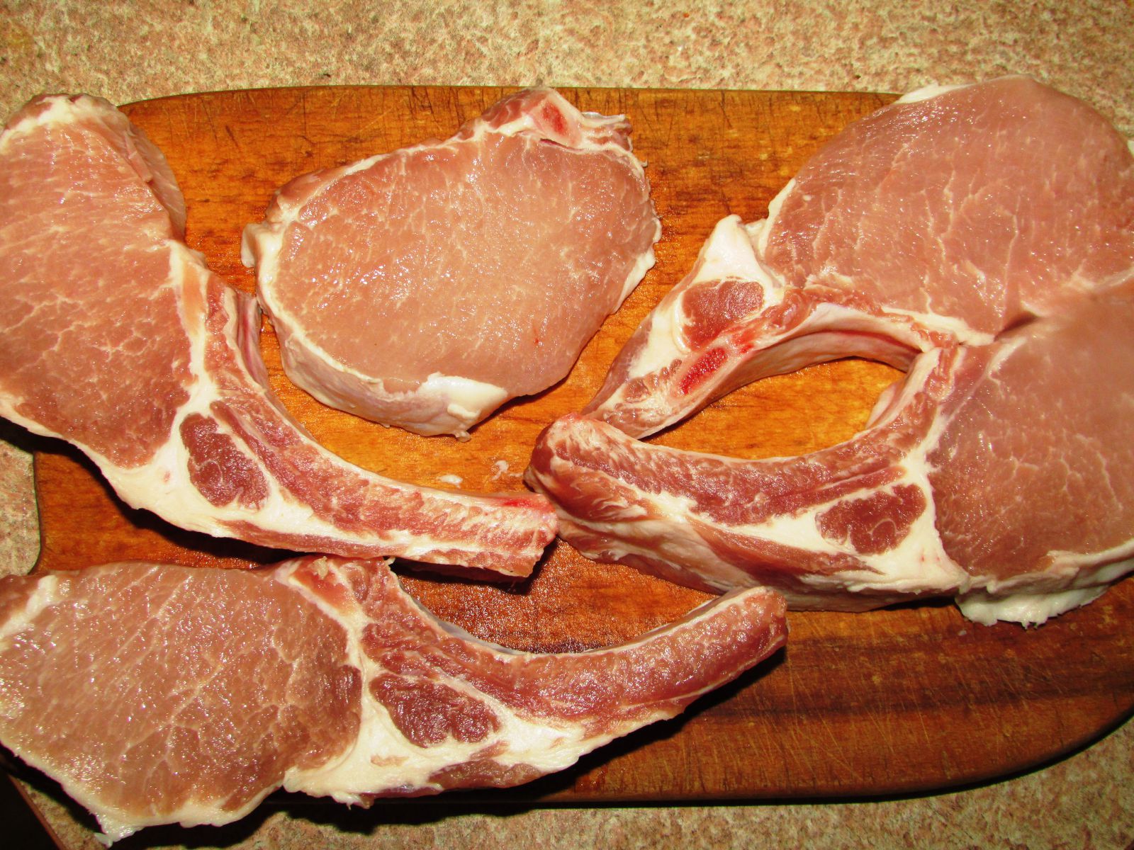 Свинячі стейки з травами, фото рецепт
