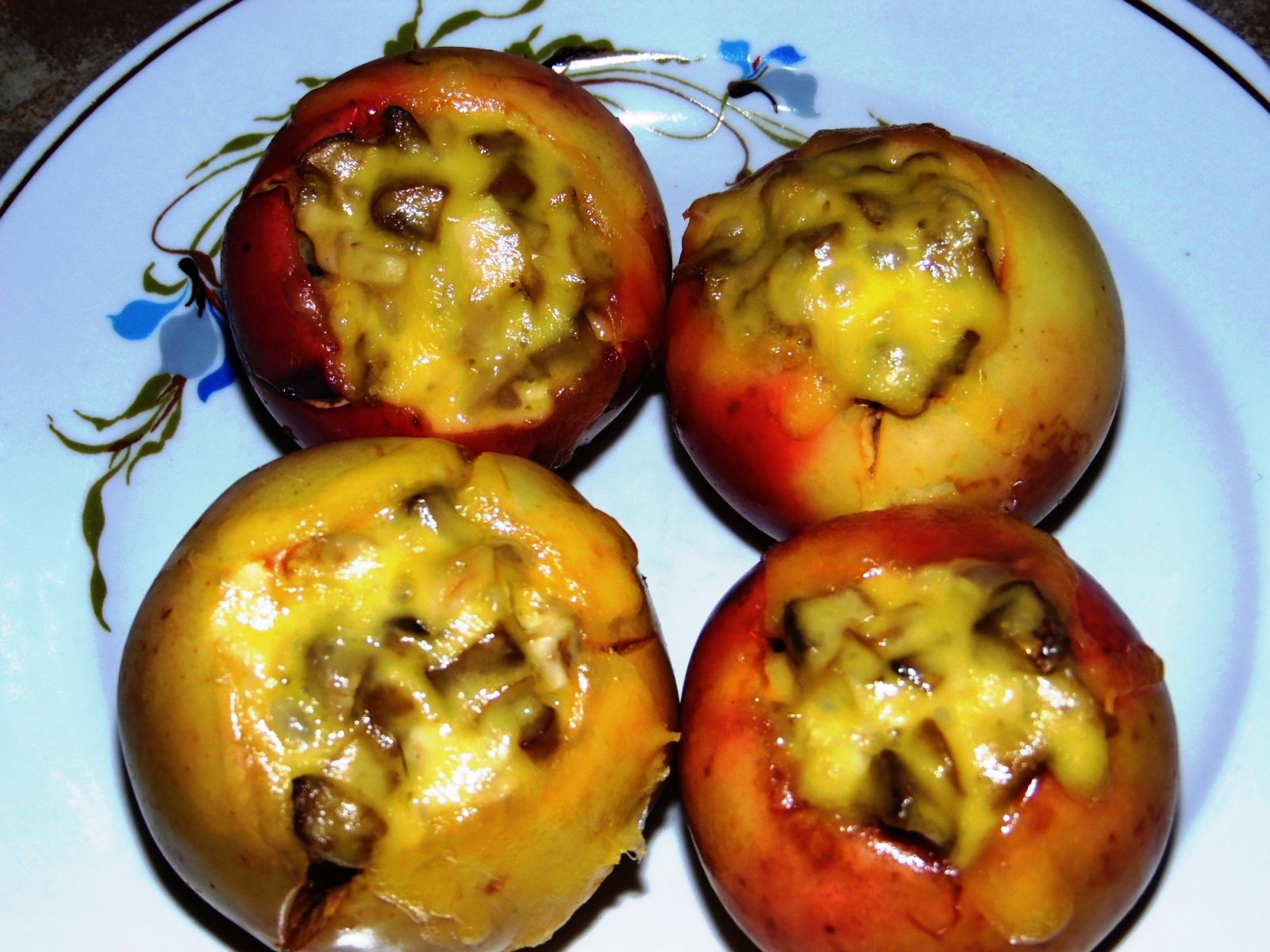 Яблука, фаршировані курячим мясом і грибами, фото рецепт