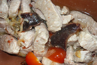 Свинина з кольоровою капустою в духовці, фото рецепт