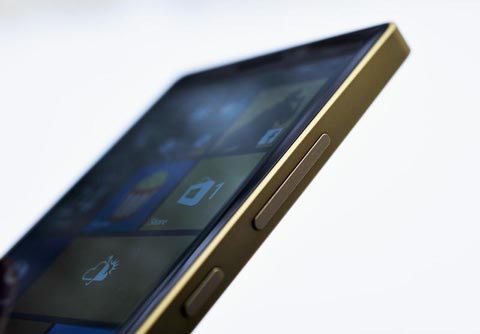 Золота Lumia 930   фотографії і відео