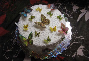 Декорування торта вафельними прикрасами