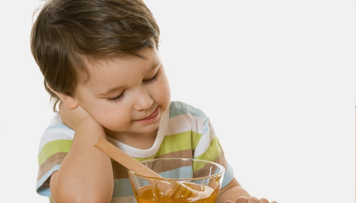 Мокрота в горлі з кашлем у дитини і дорослого: причини і лікування
