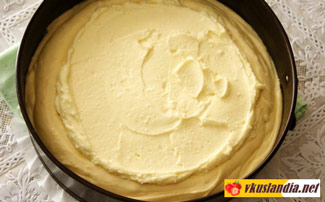 Сирний пиріг з бісквітним тістом, фото рецепт