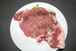 Мясо по французьки на сковороді з грибами, фото рецепт