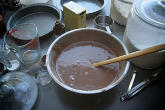Шоколадний торт з полуницею, фото рецепт