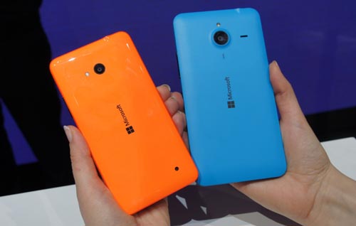 Lumia 640 vs 640 XL: Порівняння Cyan і Orange