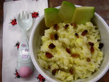 Рисова каша з яблуком на сніданок для малюка, фото рецепт