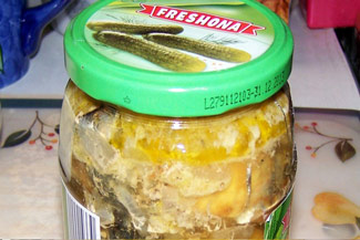 Домашні консерви рибні в скороварці, фото рецепт