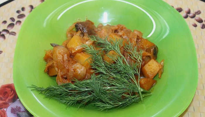 Печеня в мультиварці: рецепти з картоплею зі свинини, курки і яловичини