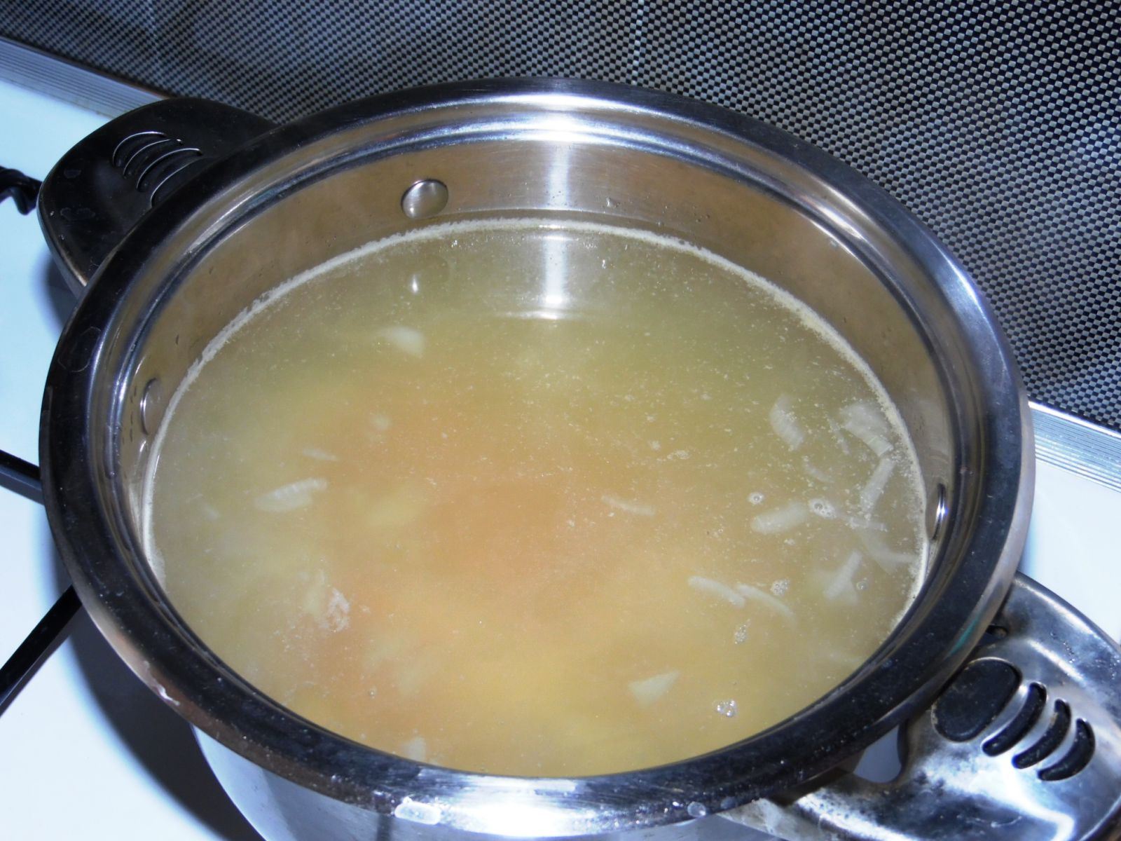 Курячий суп з сирними галушками, фото рецепт