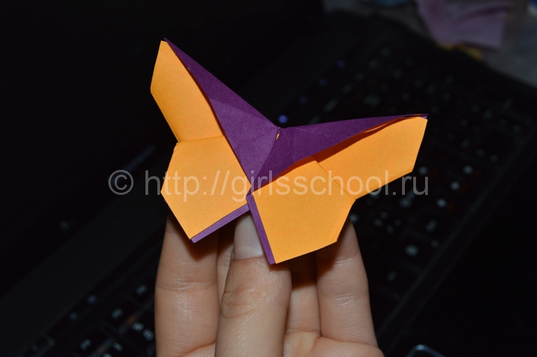 Метелик з паперу орігамі