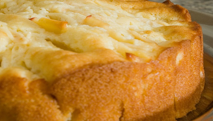 Пироги на швидку руку з варенням: рецепти приготування в духовці і мультиварці