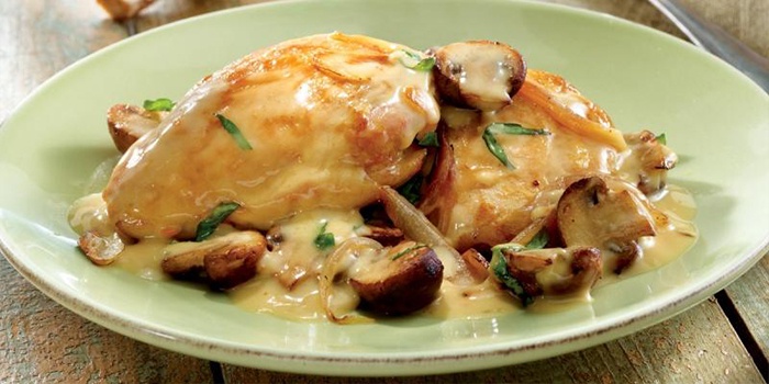 Куряча грудка в духовці: рецепти запікання у фользі, з картоплею і сиром