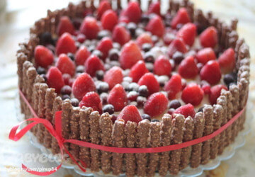 Прикраса тортів ягодами і фруктами: Фото, Відео