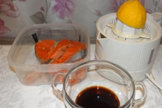 Стейк з форелі запечений в духовці, фото рецепт