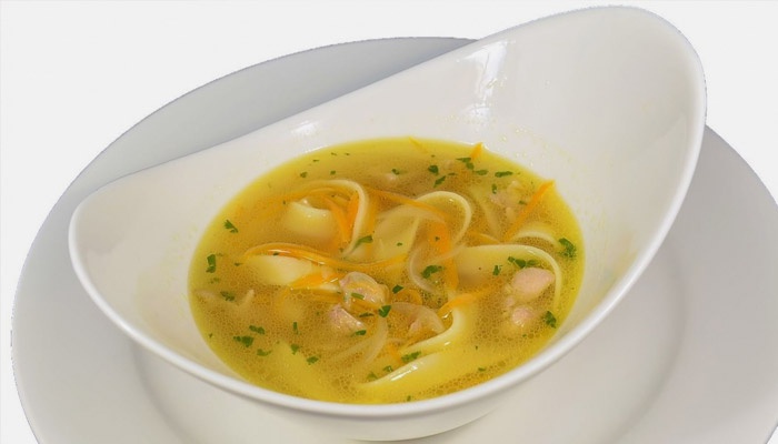 Курячий суп з локшиною і картоплею: рецепт приготування і калорійність страви