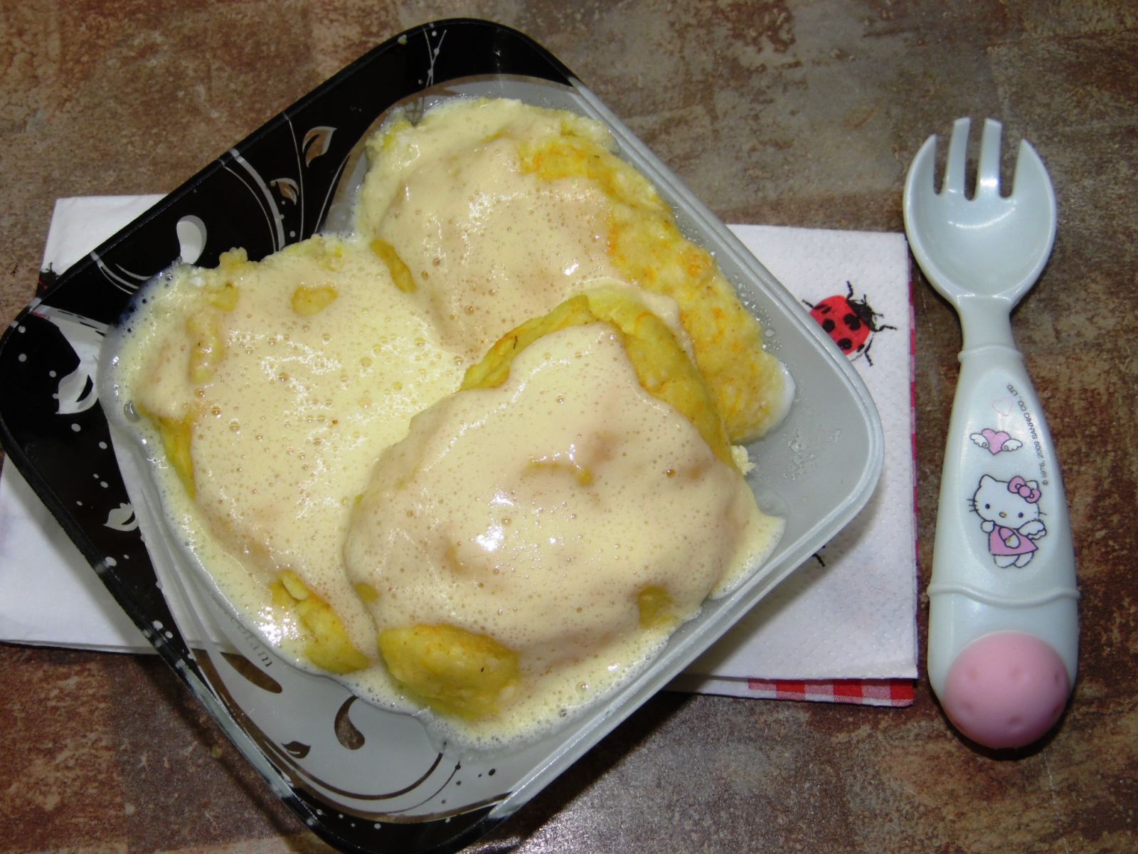 Гарбузово яблучні сирники з ванільним соусом, фото рецепт