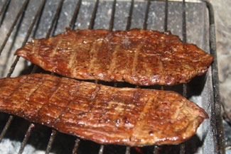 Ромштекс із яловичини на грилі, фото рецепт