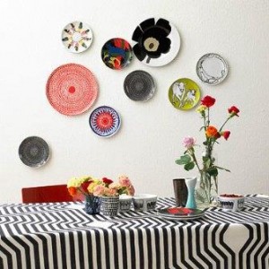 Декоративні тарілки на стіну – ідеї як повісити
