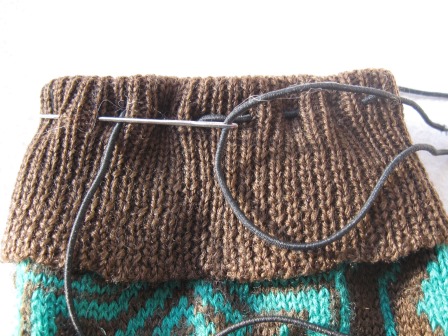Гольфи з повстяною підошвою – робимо зі старого светра своїми руками