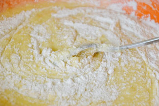 Повітряний пиріг з фруктами в домашніх умовах, фото рецепт
