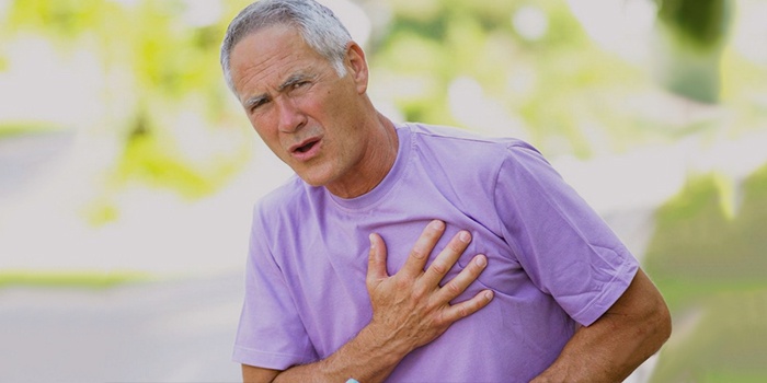 Перші симптоми серцевого нападу: ознаки у жінок і чоловіків