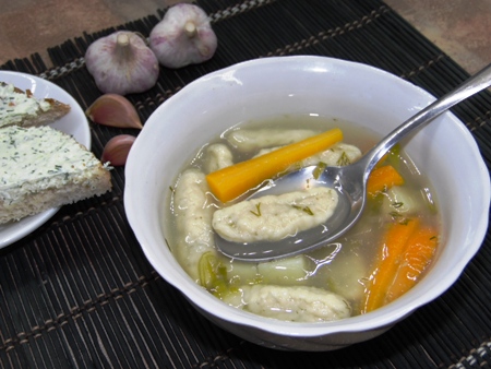 Суп з часниковими галушками в мультиварці, фото рецепт