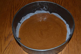 Полуничний торт з бісквіту і сирного крему, фото рецепт