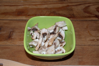 Куряче філе з грибами в сметанному соусі, фото рецепт