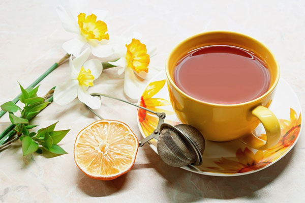 Улюблені рецепти чаю з лимоном і його корисні властивості