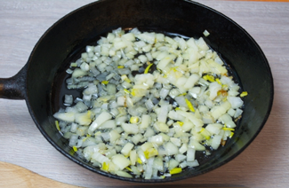 Яловичина під сметанним соусом, фото рецепт