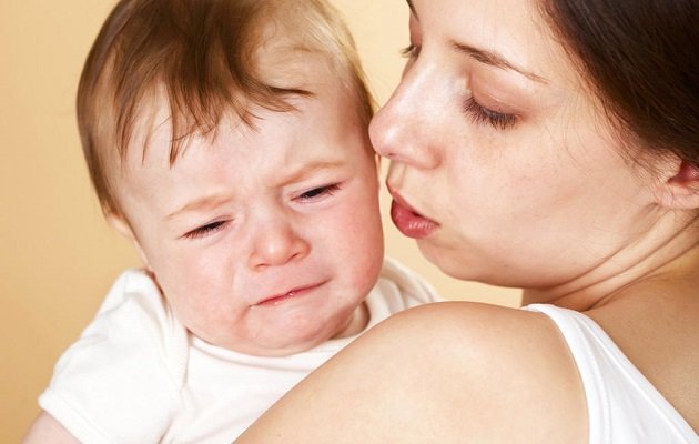 Як і чим лікувати червоне горло у дитини немовляти