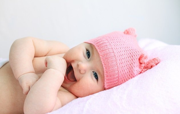 Розміри новонароджених за місяцями: вибираємо шапочку на голову і одяг немовляті