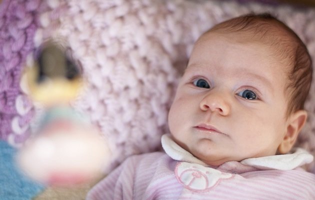 Перший місяць життя немовля   як доглядати за дитиною в 1 місяць життя