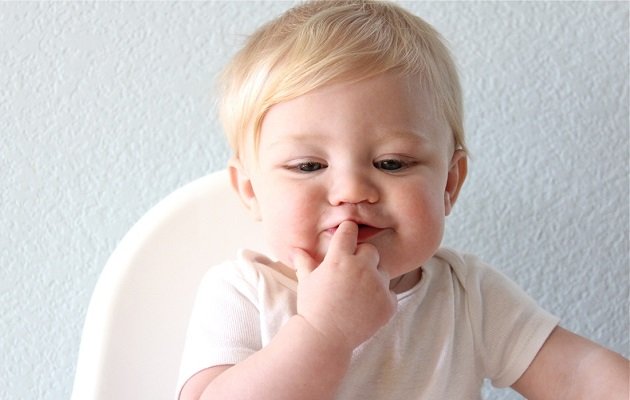 Меню дитини 10 місяців: раціон і приблизний режим харчування немовляти