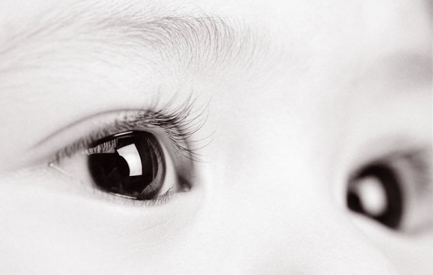 Дакріоцистит у новонароджених   як проводиться лікування якщо у немовляти слезится очей