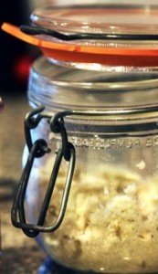 5 рецептів хріновухи в домашніх умовах (самогон, горілці)