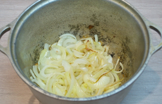 Яловичина під соусом в духовці, фото рецепт