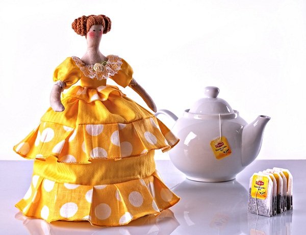 Лялька грілка на чайник