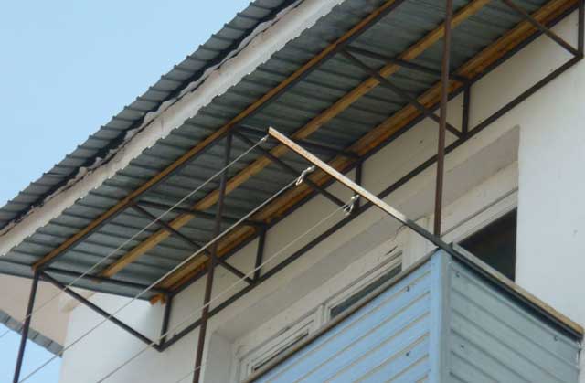 Дах на балконі: типи конструкцій і поради по установці