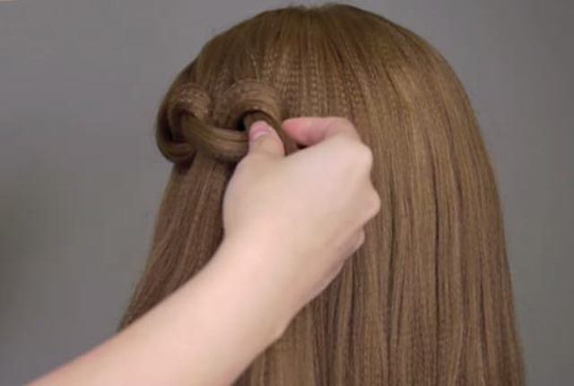 Зачіски гофре на середні і довгі волосся (фото)